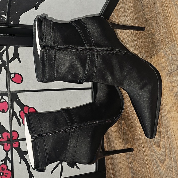 Jeffrey Campbell Elegant Pointed Toe Black Stiletto Zippered Heels Size 8.5 - Picture 5 of 16